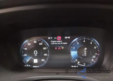 2020 Volvo V60 T5 R-Design z USA, uszkodzony, nr VIN YV1102EM2L2374561